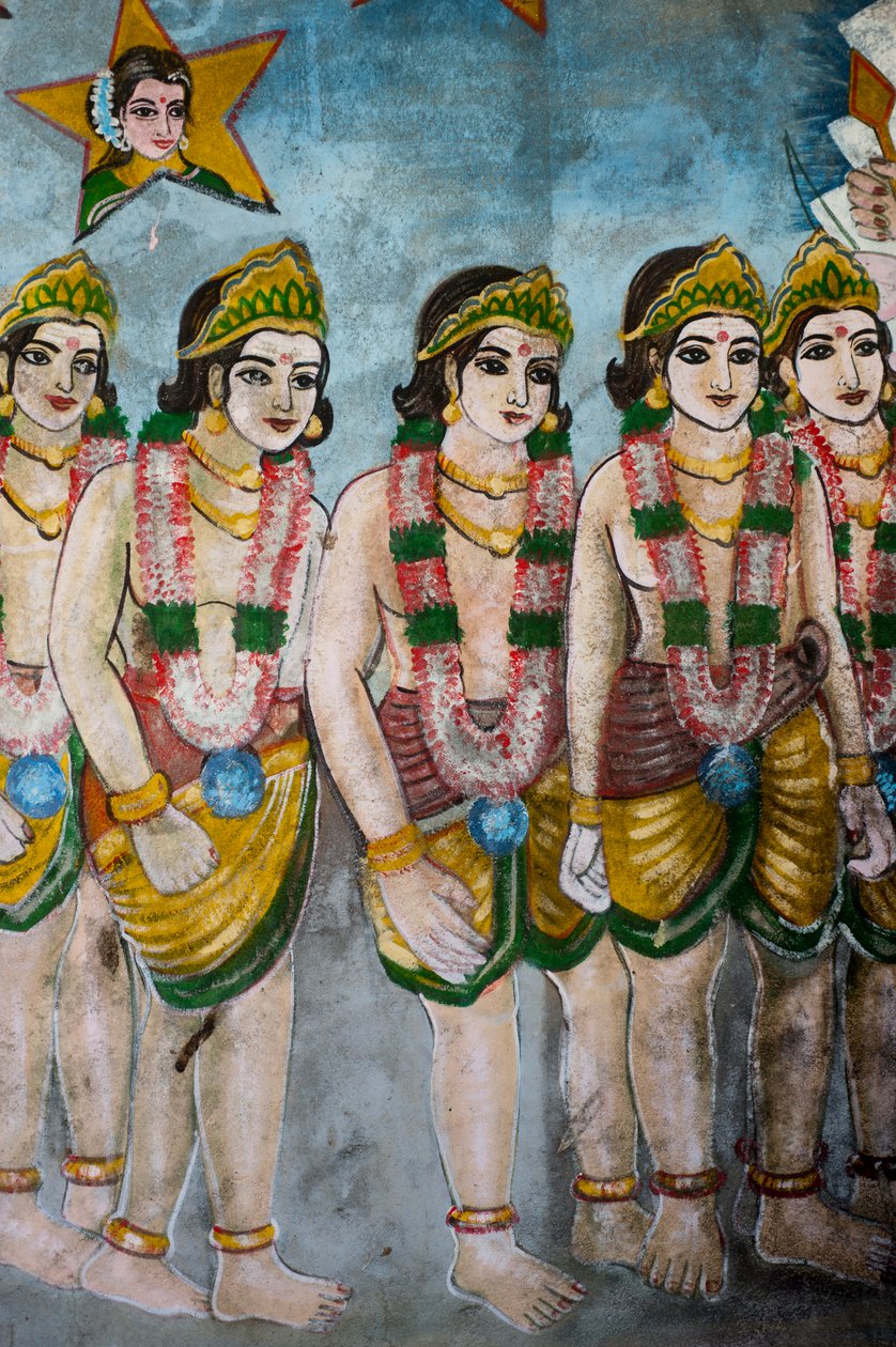 पूर्वी तट, श्रीलंका में संगमनंदा में एक मंदिर की दीवार पर हिंदू देवताओं की पेंटिंग। 29 मई 2010। द्वारा अज्ञात