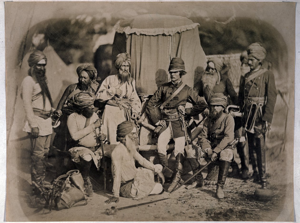 सिख अधिकारियों और पुरुषों का एक समूह, 1858 द्वारा अंग्रेजी फोटोग्राफर