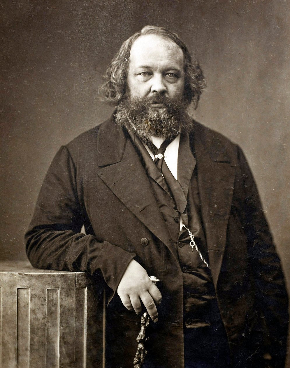 मिशेल बाकुनिन (बाकुनिन) (1814-1876) का पोर्ट्रेट, रूसी अराजकतावादी "" मिखाइल अलेक्जेंड्रोविच बाकुनिन का पोर्ट्रेट (1814-1876) नादर द्वारा, गैसपार्ड-फेलिक्स (1820-1910), सीए 1860 - एल्ब्यूमिन फोटो - निजी संग्रह द्वारा नादर
