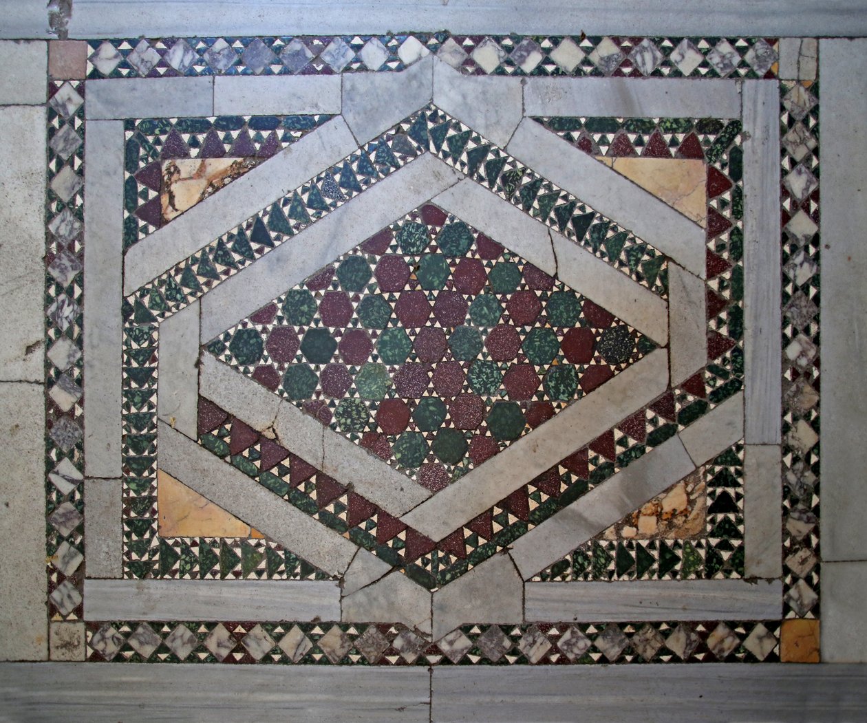 Cosmati pavement द्वारा अज्ञात