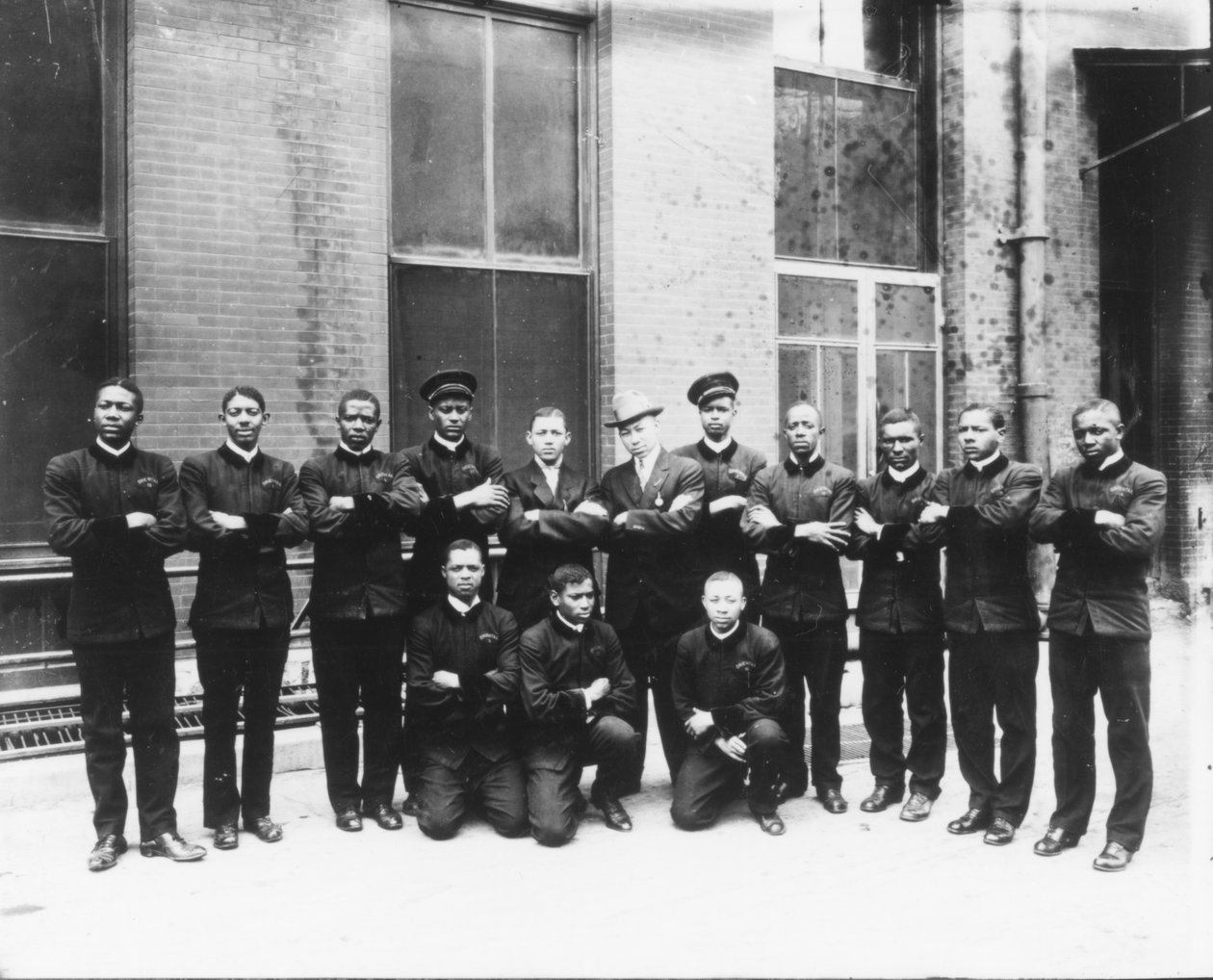 ओरिएंटल होटल, डलास के कर्मचारी c.1912 द्वारा अमेरिकी फोटोग्राफर