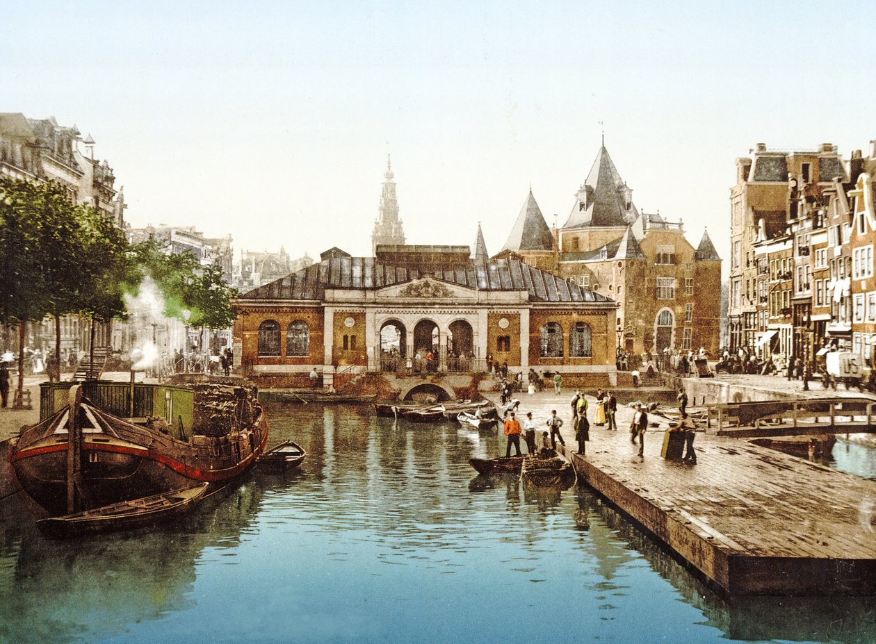 फिशमार्केट और बोर्स, एम्स्टर्डम, नीदरलैंड, pub.c. 1900 (क्रोमोलिरोग्राफ) द्वारा डच फोटोग्राफर