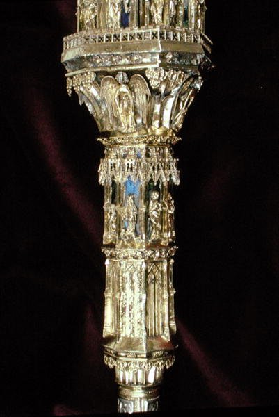 विलियम ऑफ वियहैम के crozier की राजधानी (c.1320-1404) (चांदी गिल्ट) (विस्तार) (205100-32 देखें) द्वारा अंग्रेजी स्कूल