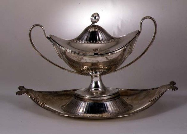 सॉस नाव, सर जॉन Bludgen, c.1780 (चांदी) की बाहों के साथ उत्कीर्ण द्वारा अंग्रेजी स्कूल