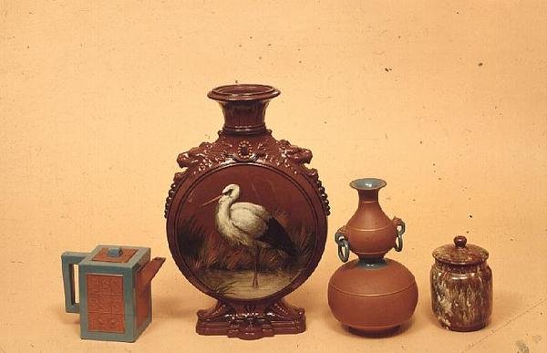वाटरकॉम पॉटरी तीर्थयात्री बोतल, जार और कवर, c.1875 (मिट्टी के बर्तन) द्वारा अंग्रेजी स्कूल