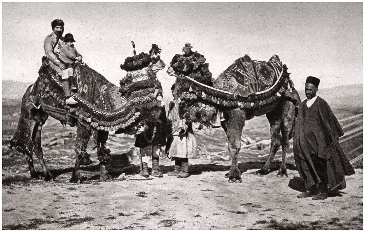 1925 के कर्बला, इराक के रास्ते पर अपने ऊंटों के साथ तीर्थयात्री द्वारा ए केरीम