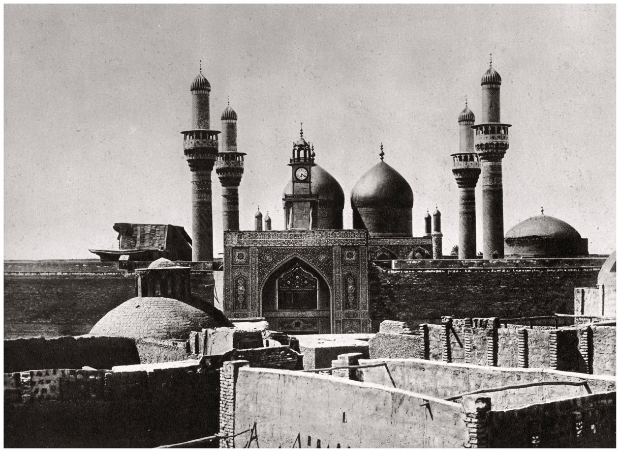 अल-कढ़िमिया मस्जिद, बगदाद, इराक का स्वर्ण गुंबद और मीनार, 1925 द्वारा ए केरीम