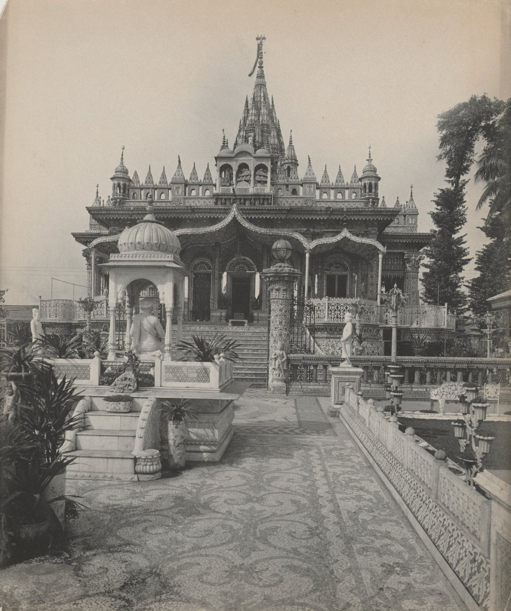 परेशनाथ, जैन मंदिर, कलकत्ता, सी। 1890 के दशक। द्वारा AWA प्लेट स्टूडियो