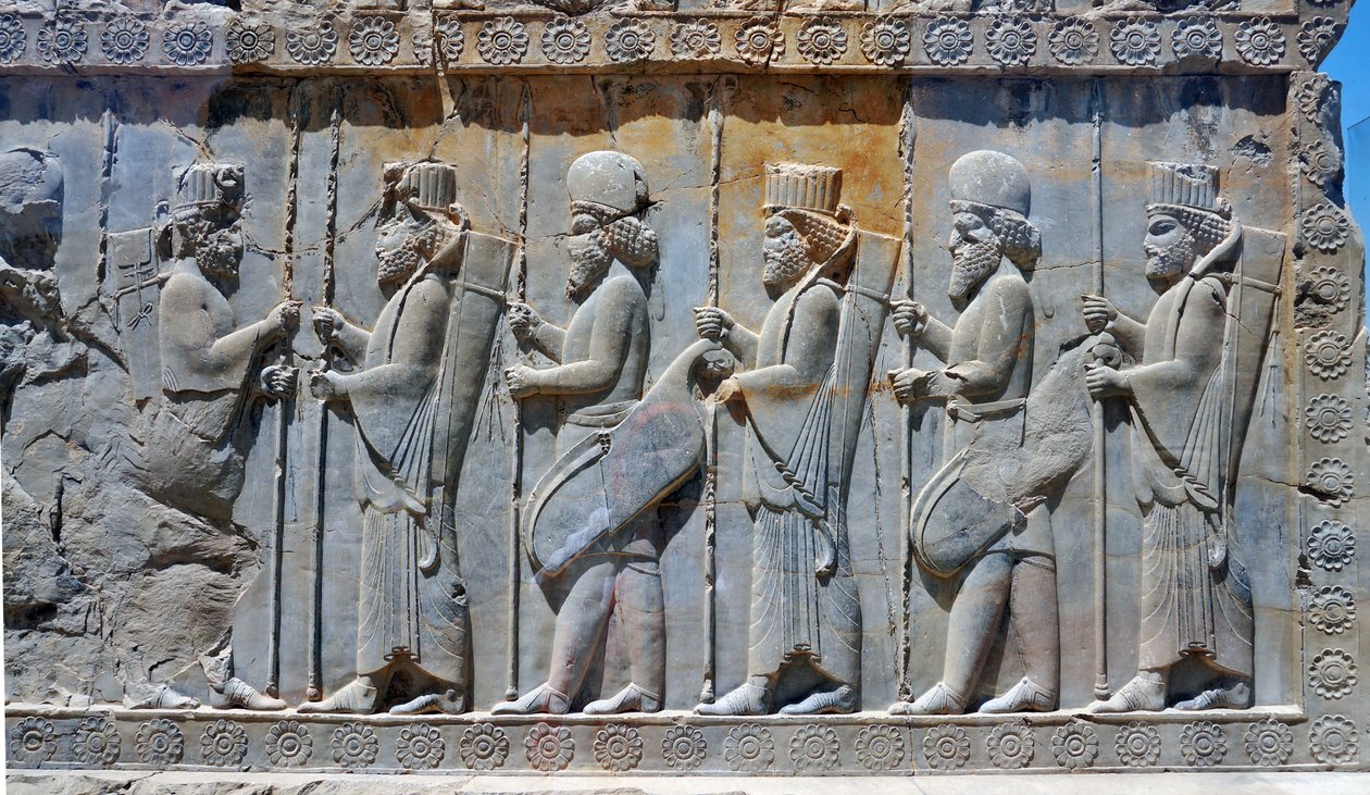 रॉयल गार्ड, तचारा, पर्सेपोलिस, c.6th-5th सदी ईसा पूर्व (ग्रे पत्थर) को दर्शाती दीवार पर नक्काशी द्वारा एकेमेनिड