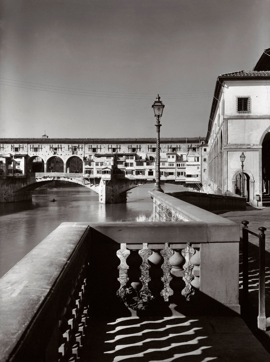 पोंटे वेक्चिओ, फ्लोरेंस, इटली, c.1955 (b/w फोटो) द्वारा अकिली विलानी