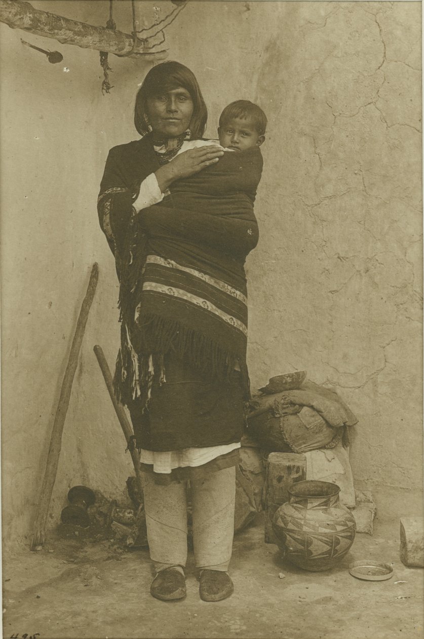 एक्मा, मैरी अपने बच्चे के साथ, 1900 (प्लैटिनम प्रिंट) द्वारा एडम क्लार्क वोमन