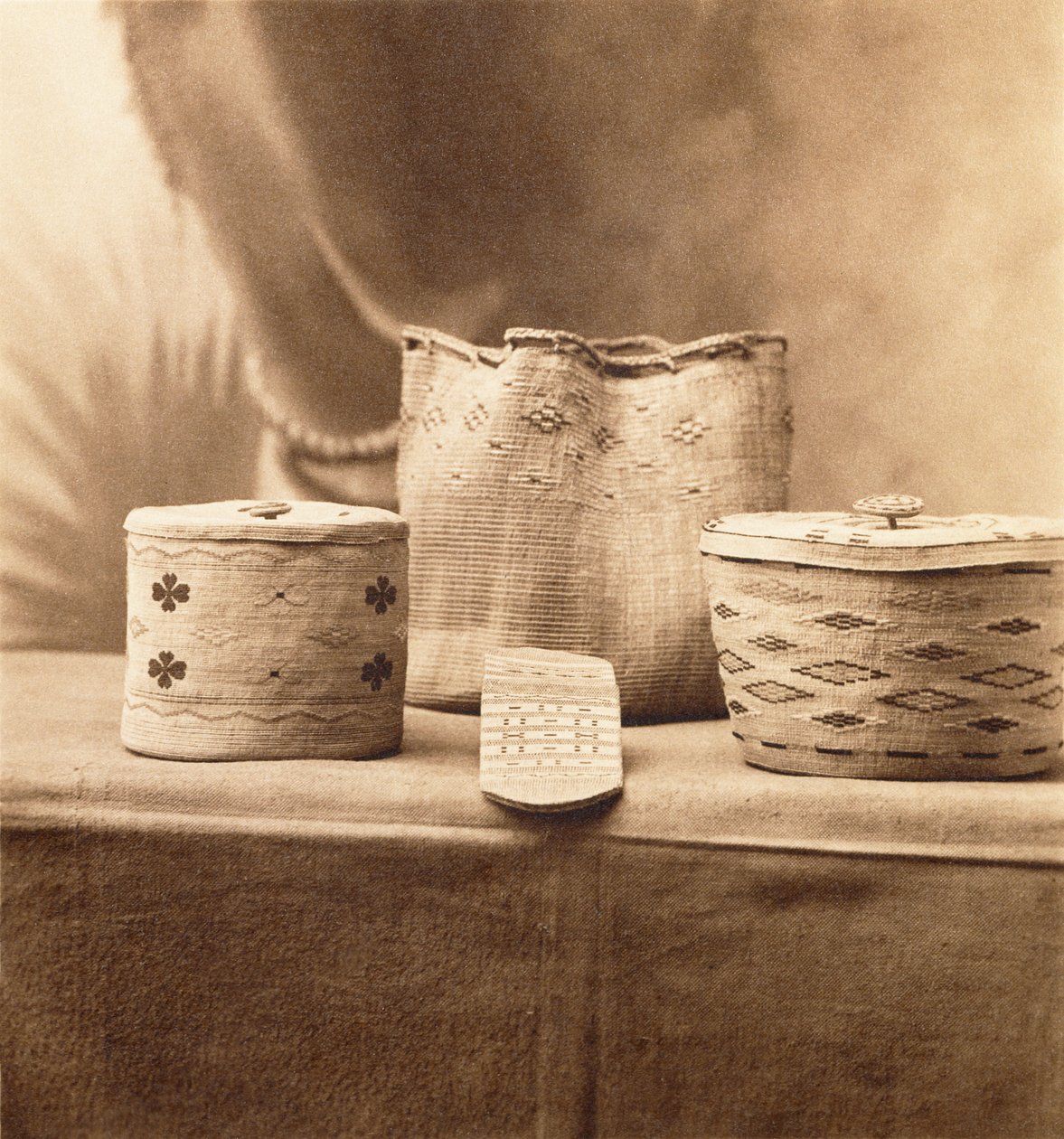 AC Vroman द्वारा मूल अमेरिकी टोकरी, c.1898 (प्लैटिनम प्रिंट) द्वारा एडम क्लार्क वोमन