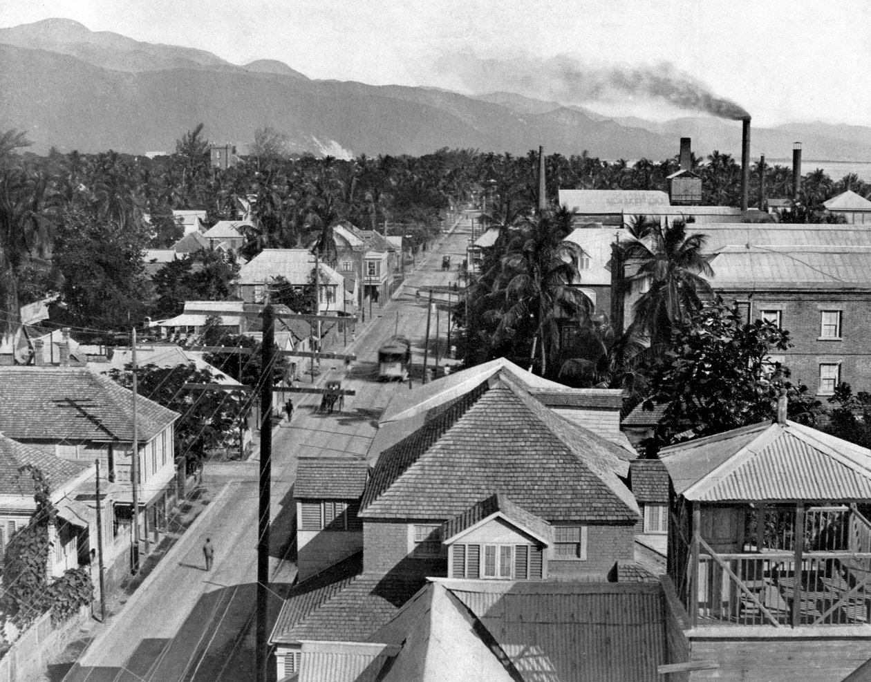 हार्बर स्ट्रीट पूर्व, किंग्स्टन, जमैका, c1905। द्वारा एडोल्फ डुपरली और सोन