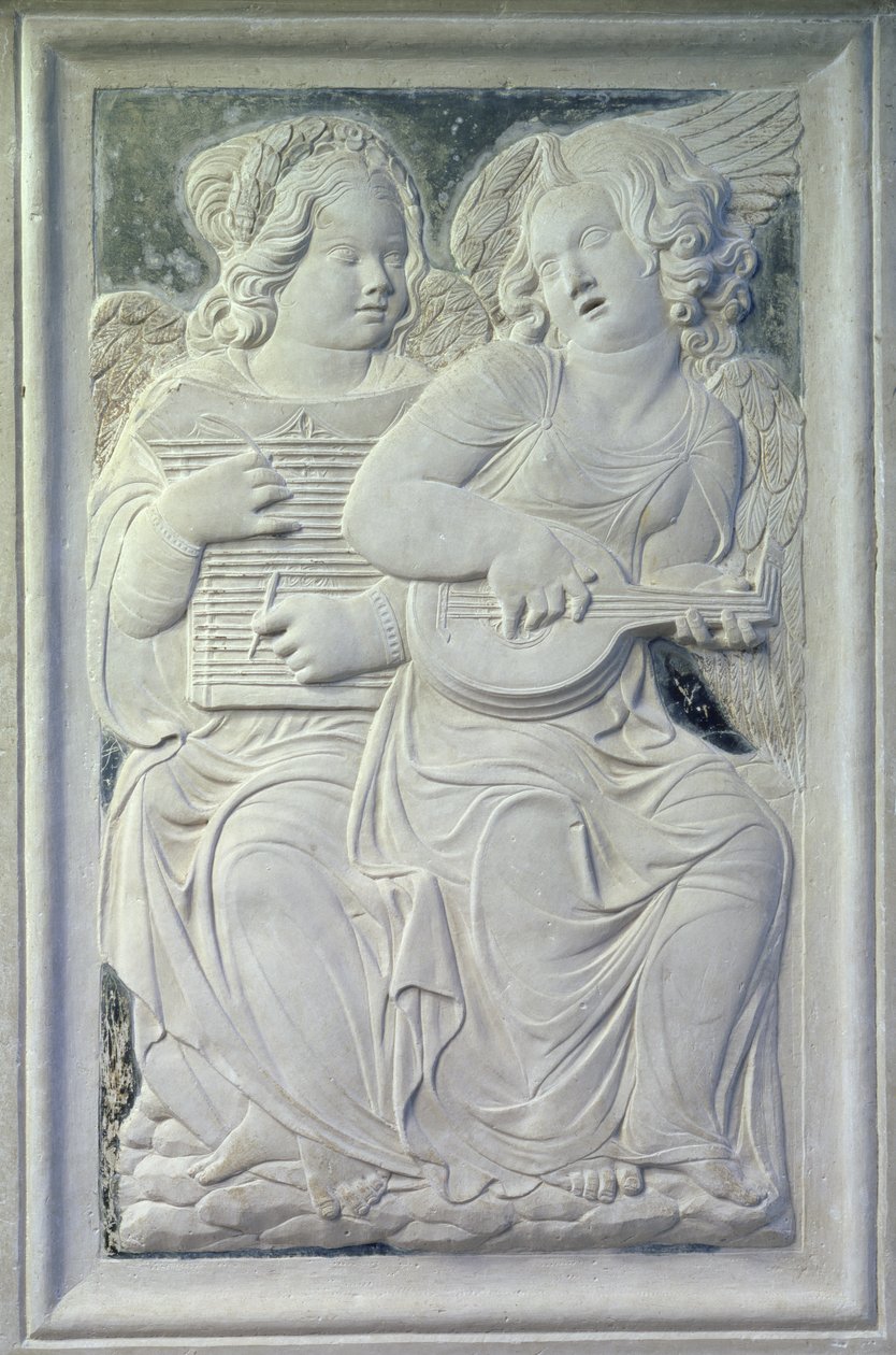 Isotta degli Atti के चैपल में संगीत स्वर्गदूतों के तने से दो पुट्टी, c.1450 (संगमरमर) द्वारा एगोस्टिनो डि ड्यूशियो