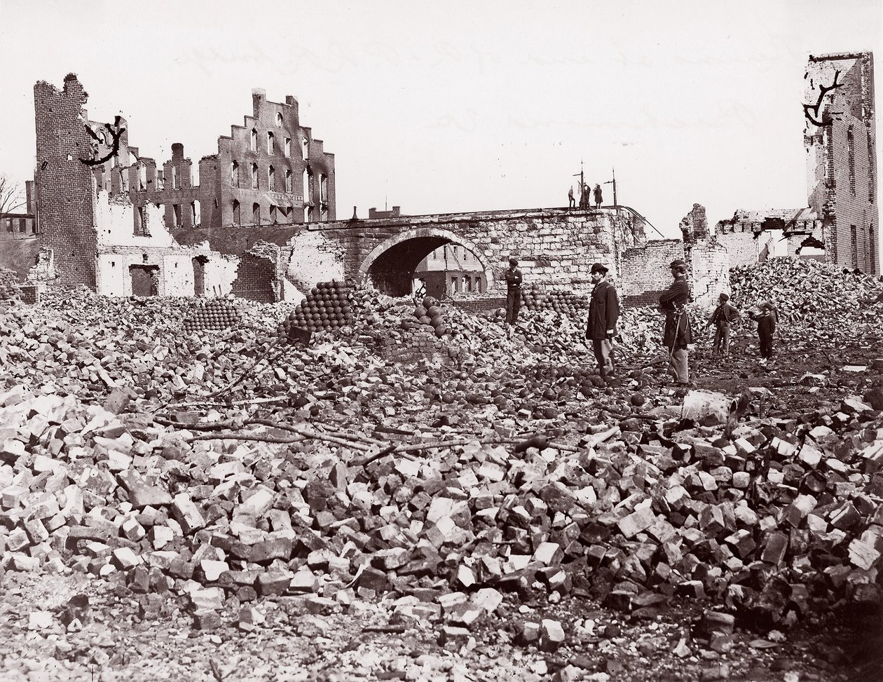 रिचमंड और पीटर्सबर्ग रेलरोड ब्रिज, रिचमंड, 1861-65 के अंत में खंडहर। द्वारा अलेक्जेंडर गार्डनर