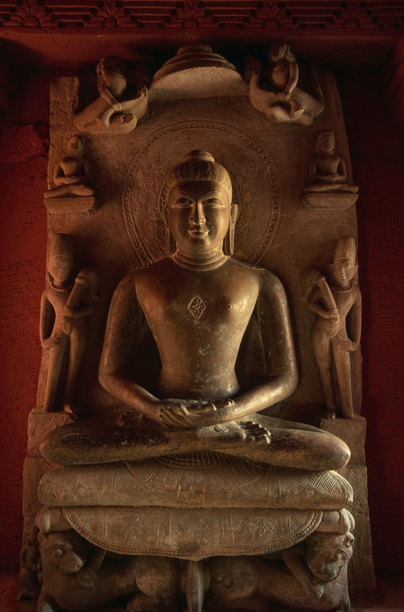 तीर्थंकर प्रतिमा, जैन मंदिर संख्या 24, देवगढ़, उत्तर प्रदेश, भारत, 8वीं-17वीं शताब्दी। द्वारा अलेक्जेंड्रे गेब्रियल (बाद में) डीकैंप्स