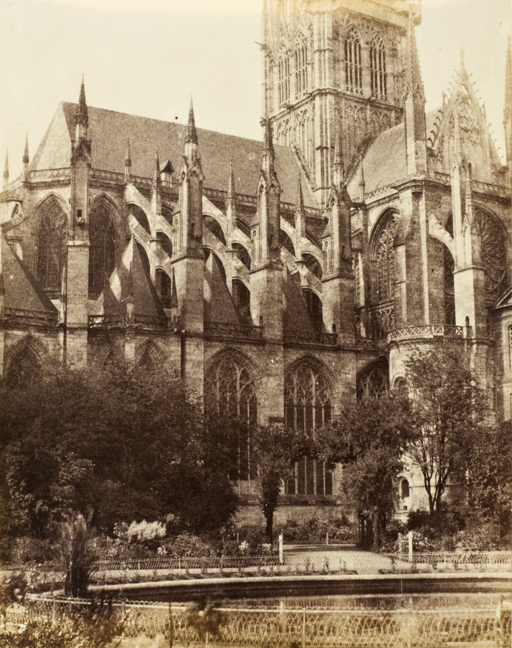 सेंट ओवेन, रूयन। 1856 (एल्बम सिल्वर प्रिंट) द्वारा अल्फ्रेड कैपेल क्योर