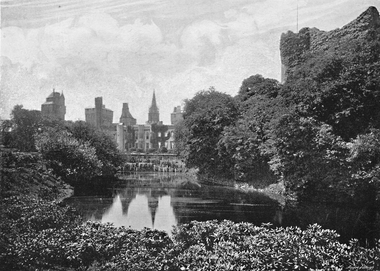 कार्डिफ कैसल: ईस्ट फ्रंट एंड कीप, c1896 द्वारा अल्फ्रेड फ्रीक