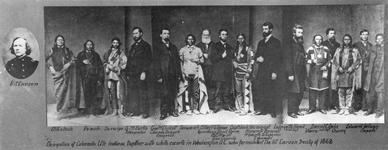 कोलोराडो Ute भारतीयों का प्रतिनिधिमंडल वाशिंगटन, डीसी में सफेद एस्कॉर्ट्स के साथ, जिन्होंने किट कार्सन संधि, 1868 तैयार की द्वारा अमेरिकी फोटोग्राफर