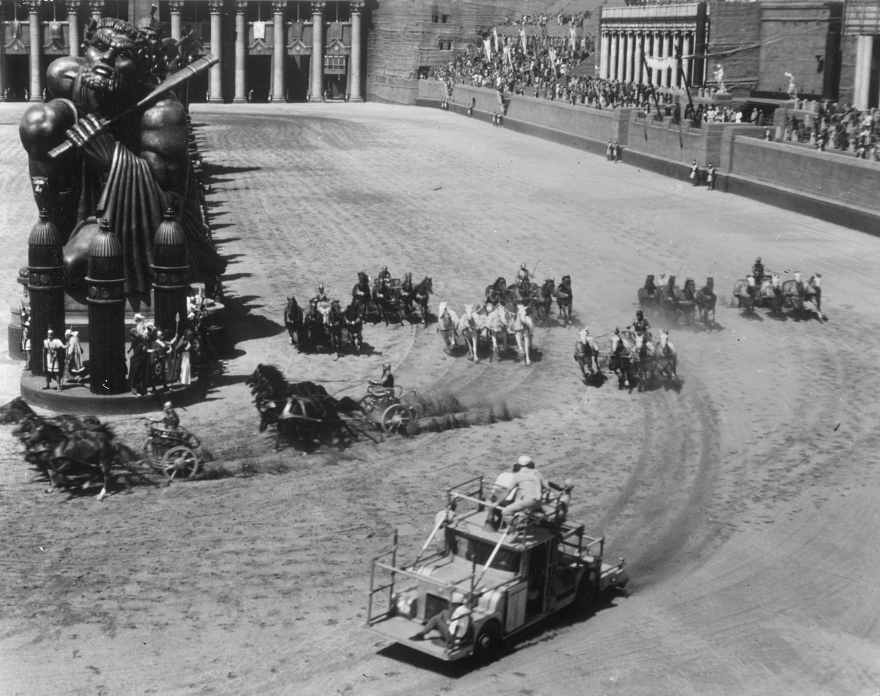 1925 में &39;बेन-हर&39; से रथ दौड़ का फिल्मांकन द्वारा अमेरिकी फोटोग्राफर