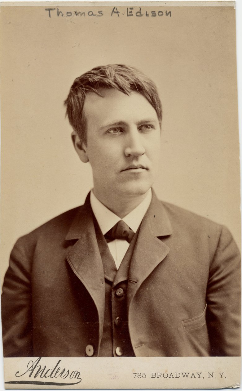 थॉमस अल्वा एडिसन (1847-1931), अमेरिकी आविष्कारक, एंडरसन द्वारा फोटो, न्यूयॉर्क (एल्बम फोटो) द्वारा अमेरिकी फोटोग्राफर