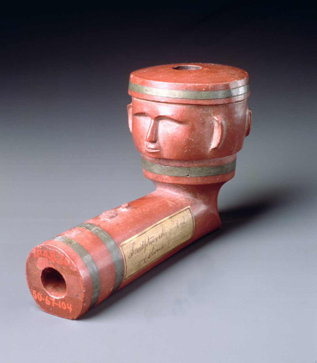 दो चेहरे, Sioux, मिनेसोटा, 1801-33 (चोरी और सीसा) के साथ जड़ना पाइप बाउल द्वारा अमेरिकी स्कूल