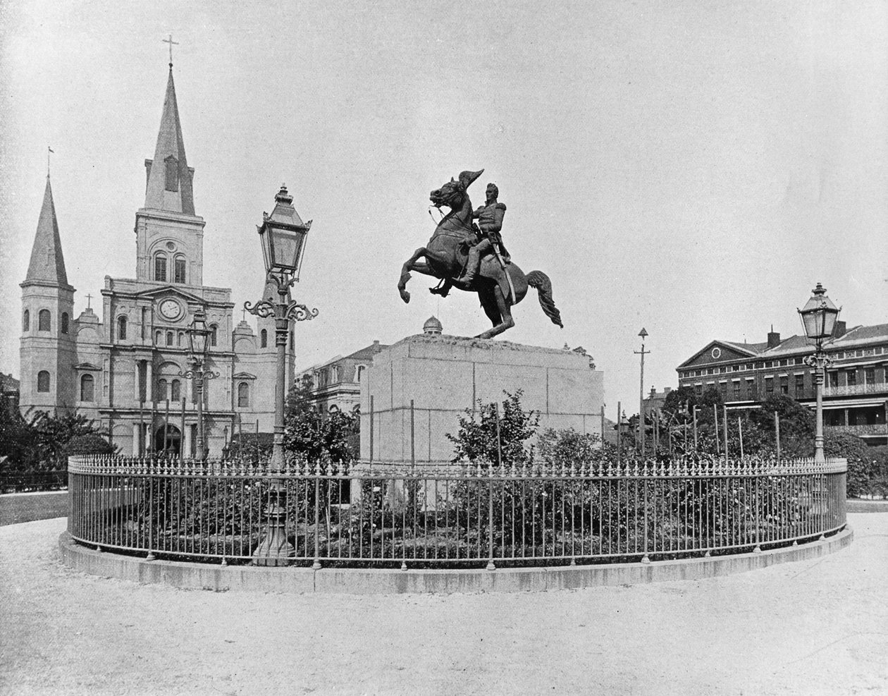 जैक्सन स्क्वायर, न्यू ऑरलियन्स, c.1890 (b/w फोटो) द्वारा अमेरिकी फोटोग्राफर