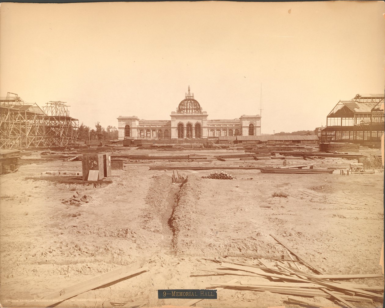 मेमोरियल हॉल बिल्डिंग साइट, 1876 के शताब्दी अंतरराष्ट्रीय प्रदर्शनी, फिलाडेल्फिया द्वारा अमेरिकी फोटोग्राफर