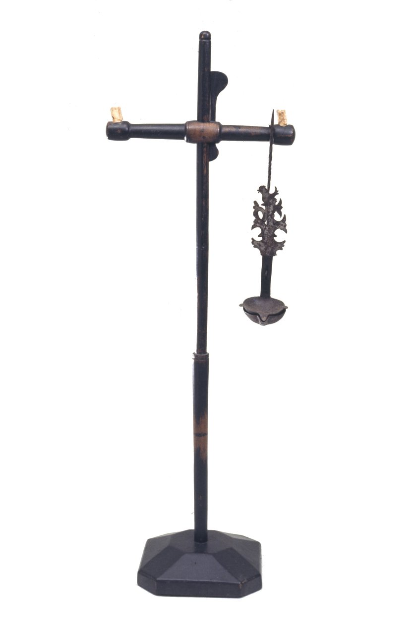 कैंडलस्टैंड, सी। 1710-1730 (मेपल) द्वारा अमेरिकी स्कूल