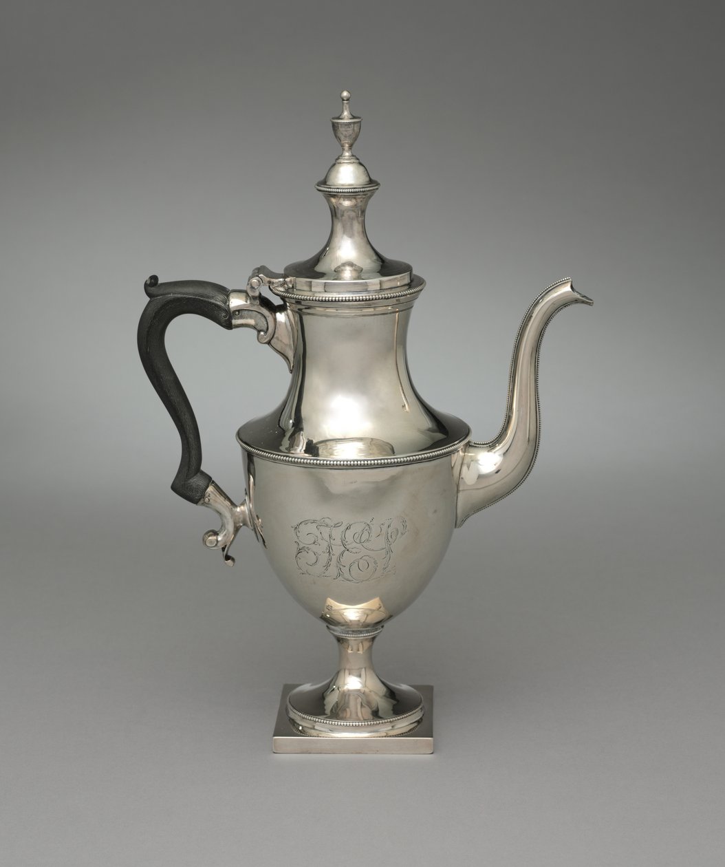कॉफी पॉट, c.1800 द्वारा अमेरिकी स्कूल