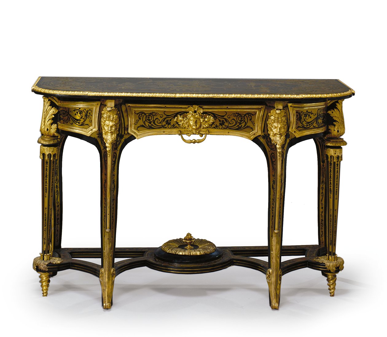 लुई XIV घाट तालिकाओं की एक मिलान जोड़ी में से एक, c.1710 (ormolu घुड़सवार और Boulle पीतल inlaid tortoiseshell) (469014 और 469015 भी देखें) द्वारा आंद्रे चार्ल्स (Attr। To) Boulle