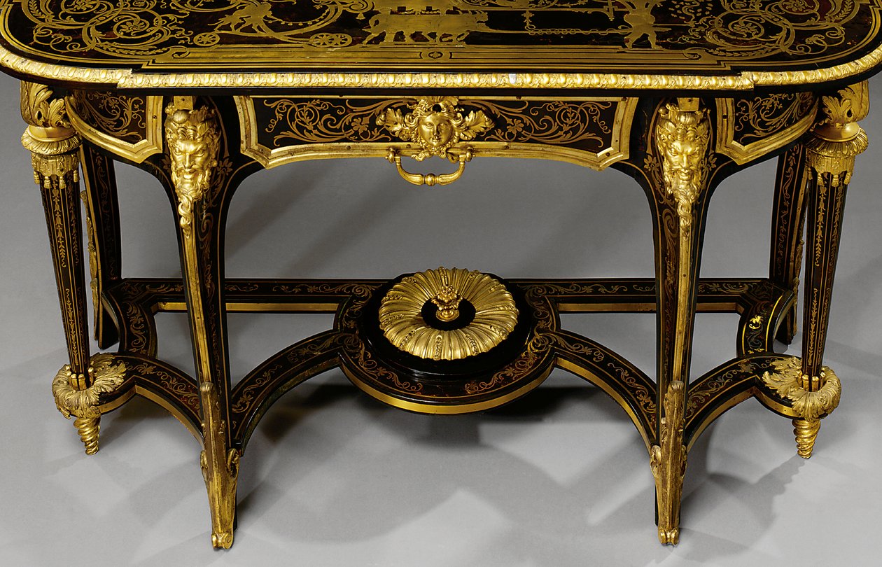 लुई XIV घाट तालिकाओं की एक मिलान जोड़ी में से एक, c.1710 (ormolu घुड़सवार और Boulle पीतल inlaid tortoiseshell) (469015 और 469016 भी देखें) द्वारा आंद्रे चार्ल्स (Attr। To) Boulle