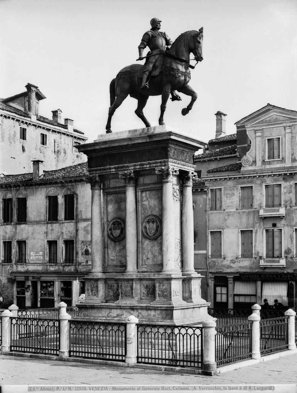 Condottiere Bartolomeo Colleoni (1400-75) (कांस्य) की घुड़सवारी प्रतिमा (b/w फोटो) द्वारा एंड्रिया डेल वेरोकियो