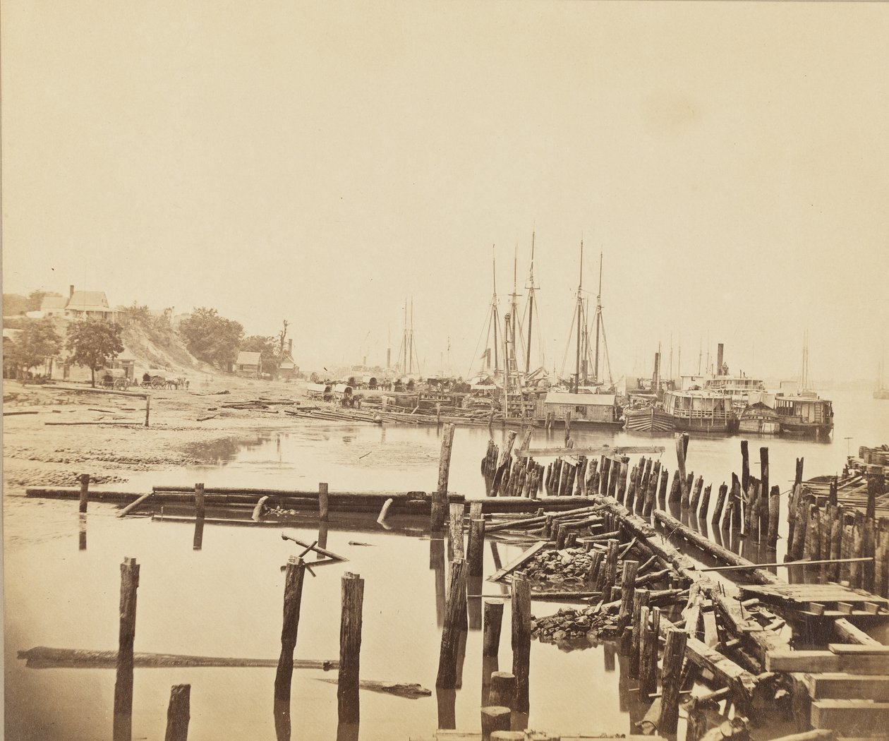 सिटी पॉइंट, वर्जीनिया, c.1861-1865 (एल्बम प्रिंट) द्वारा एंड्रयू जोसेफ रसेल