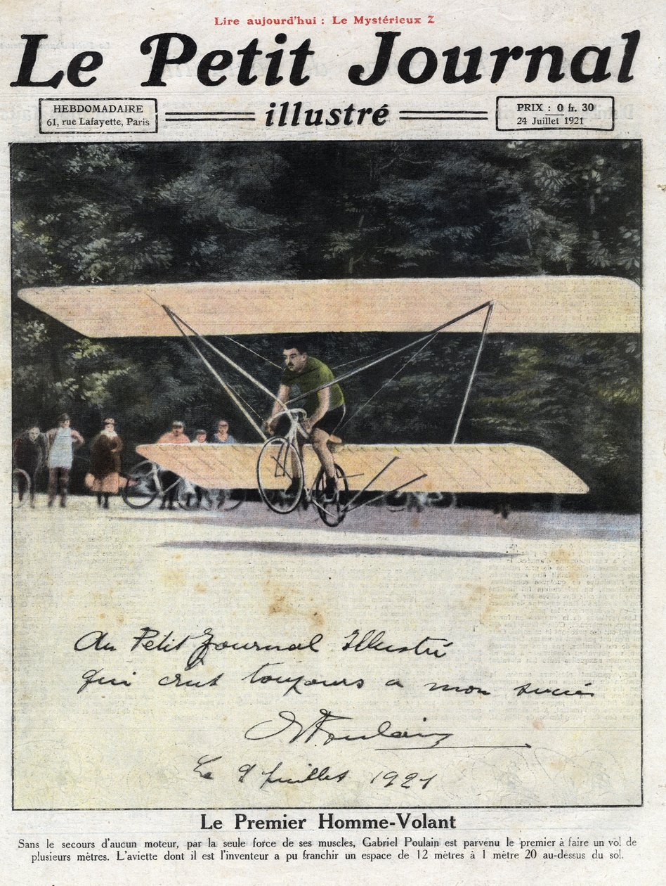 फ्रांसीसी आविष्कारक और साइकिल चालक गेब्रियल पोलेन का समर्पित चित्र उनके "एविएट" पर सवार था, एक साइकिल जो बाइप्लेन पंखों से सुसज्जित थी जिसने उन्हें बिना इंजन के कुछ मीटर उड़ने की अनुमति दी। 24/07/1921 के "" ले पेटिट जर्नल इलस्ट्रियस&quo द्वारा अनाम अनाम
