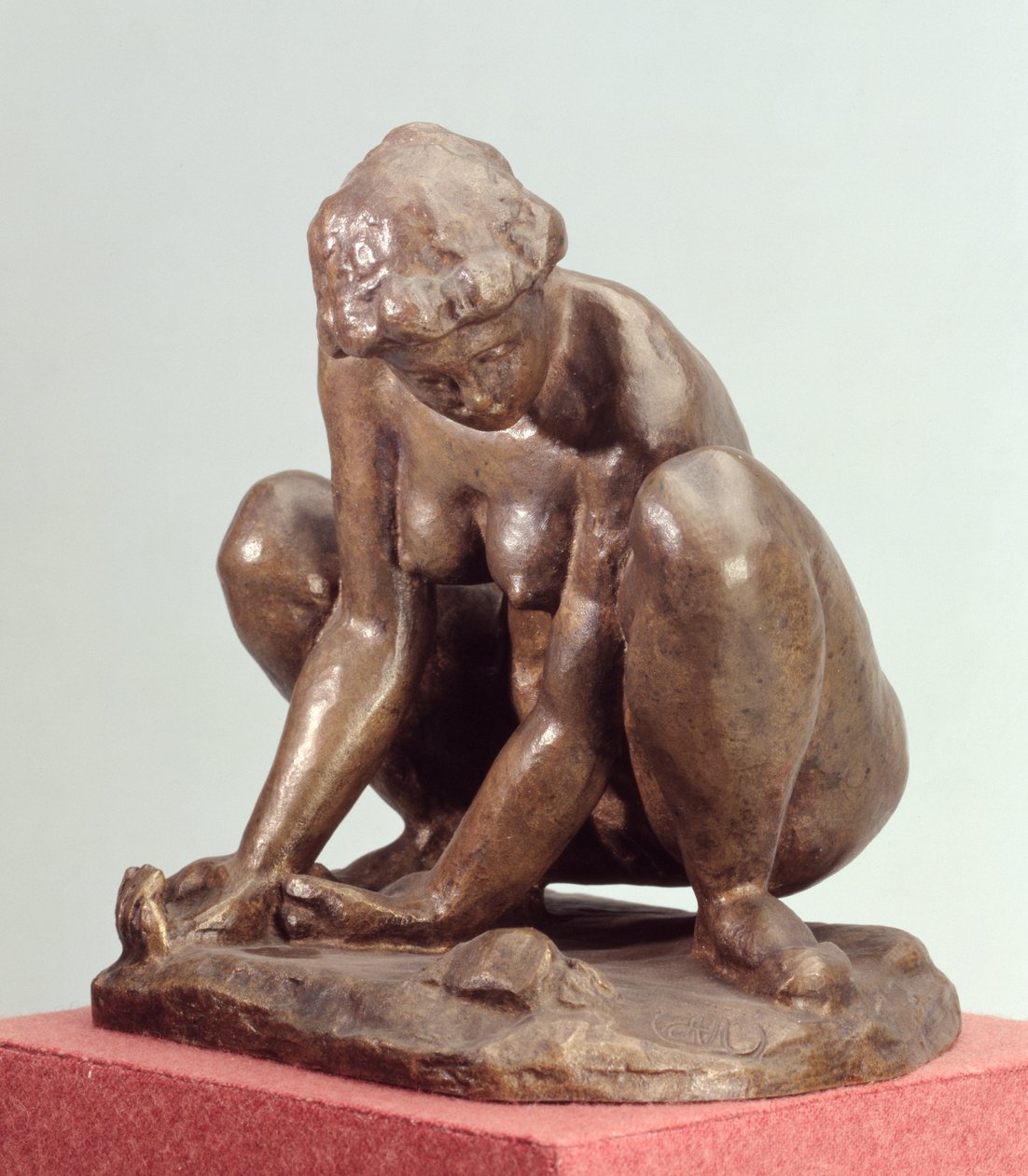 क्राउचिंग वुमन, 1900-02 (कांस्य) द्वारा एरिस्टाइड मैयोल