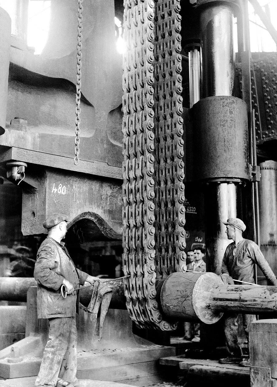 Nera Montorio, Terni, इटली में Terni metalworks के कारखाने में काम करने वाले लोग, c.1935 (एसीटेट फिल्म) द्वारा अरमांडो ब्रूनी