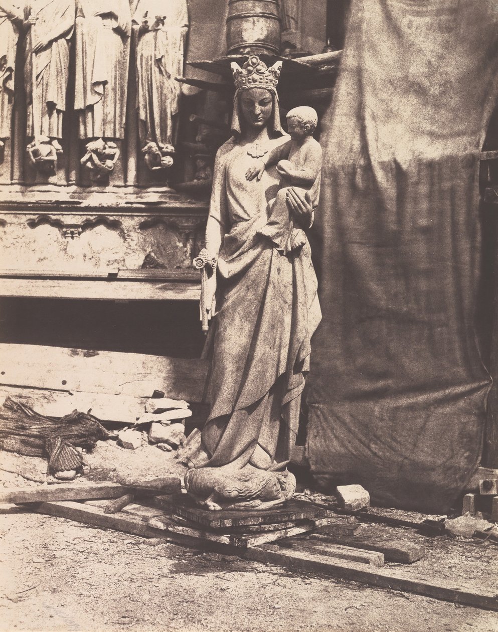 [वर्जिन एंड चाइल्ड की मूर्ति, नोट्रे डेम, पेरिस], 1853-1854। द्वारा अगस्टे मेस्ट्रल