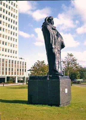 Balzac (कांस्य) द्वारा अगस्टे रोडिन