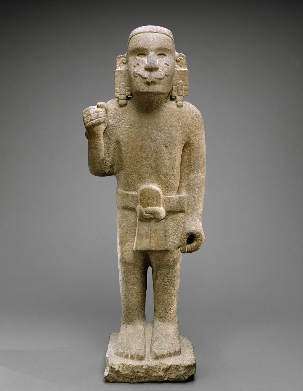 स्टैंडर्ड-बियरर, लेट पोस्ट क्लासिक, 1200-1521 (ज्वालामुखी पत्थर) द्वारा एज़्टेक