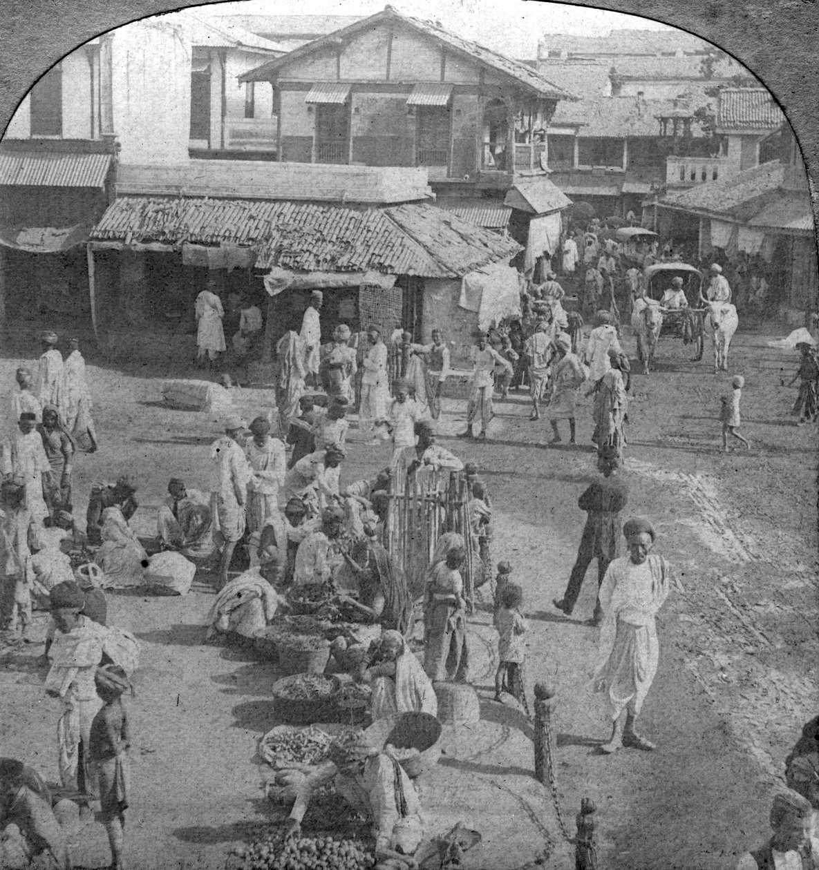 अहमदाबाद, भारत में एक बाजार, 1902। द्वारा बीएल सिंगली