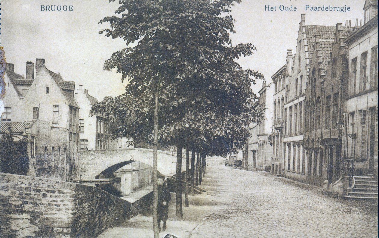 ब्रुग्स में पुराने पुल के साथ एक नहर का चित्रण पोस्टकार्ड, c.1912 द्वारा बेल्जियम का फोटोग्राफर