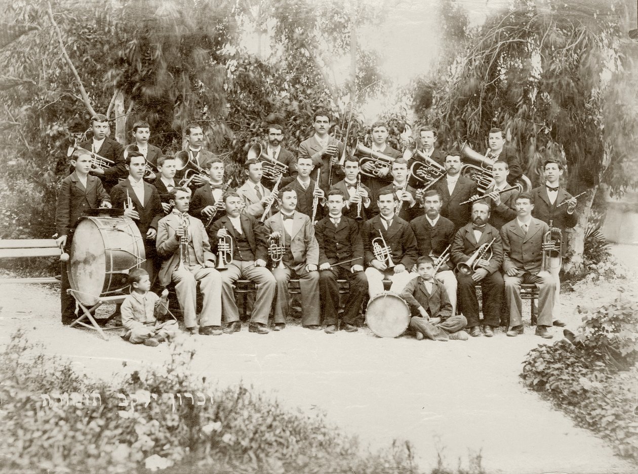 ऑर्केस्ट्रा समूह ने Zichron Yaacov, c.1898-1900 पर शूटिंग की द्वारा बर्नार्ड एडेलस्टीन