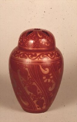 पॉट पुट्री और कवर में तांबा चमक, c.1905-15 (सिरेमिक) द्वारा बर्नार्ड मूर