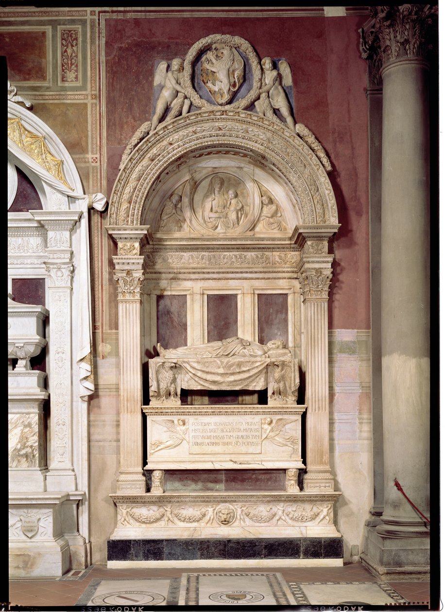 लियोनार्डो ब्रूनी का मकबरा (1369-144) 1446-50 (संगमरमर) द्वारा बर्नार्डो रोसेलिनो