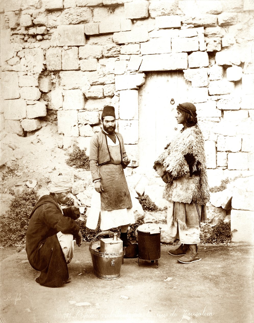 यरूशलेम में कॉफी विक्रेता, c.1867-81 द्वारा बोनफिल का स्टूडियो