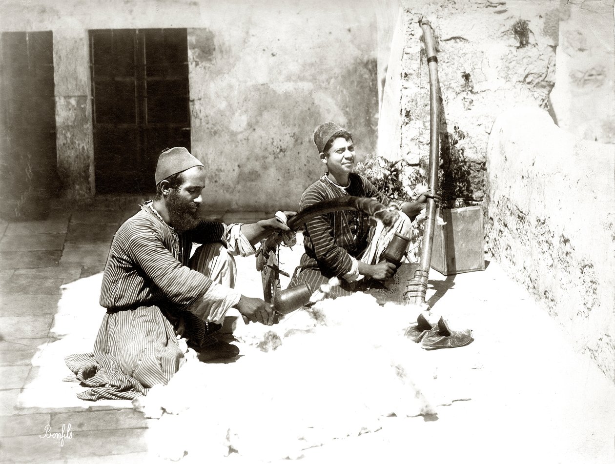 जेरूसलम में ऊन कार्डर्स, c.1867-81 द्वारा बोनफिल का स्टूडियो