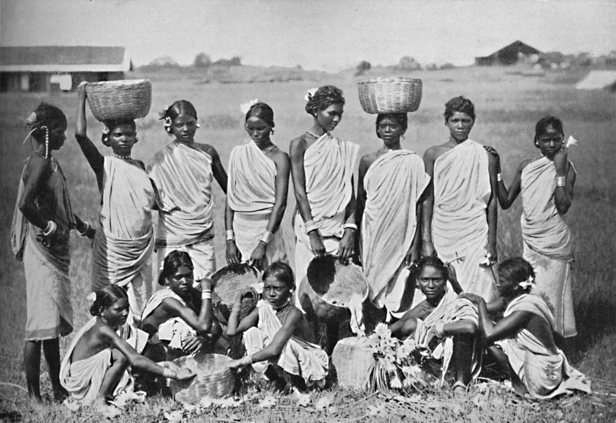 कोल लड़कियों का एक समूह, 1902 द्वारा बॉर्न और शेफर्ड