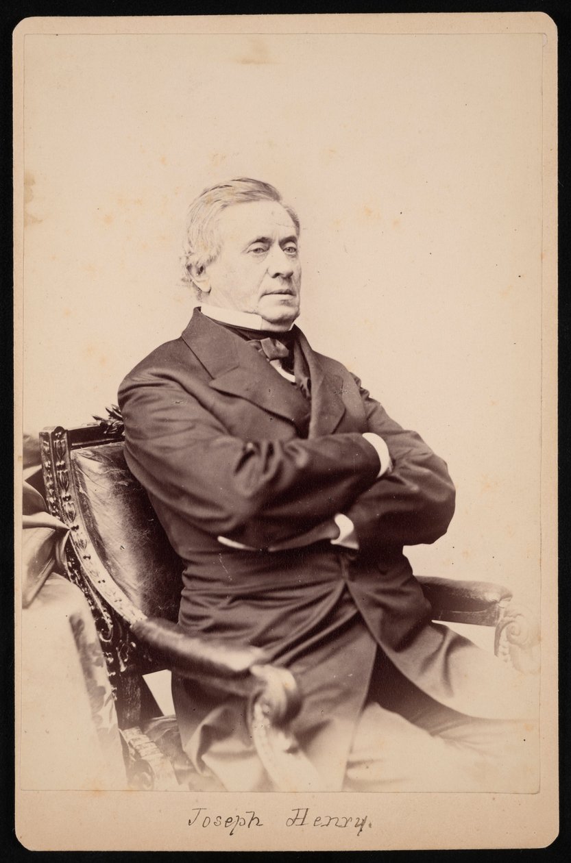 जोसेफ़ हेनरी का चित्र 1797-1878, 1868 और 1878 के बीच। द्वारा ब्रैडी की राष्ट्रीय फोटोग्राफिक पोर्ट्रेट गैलरी