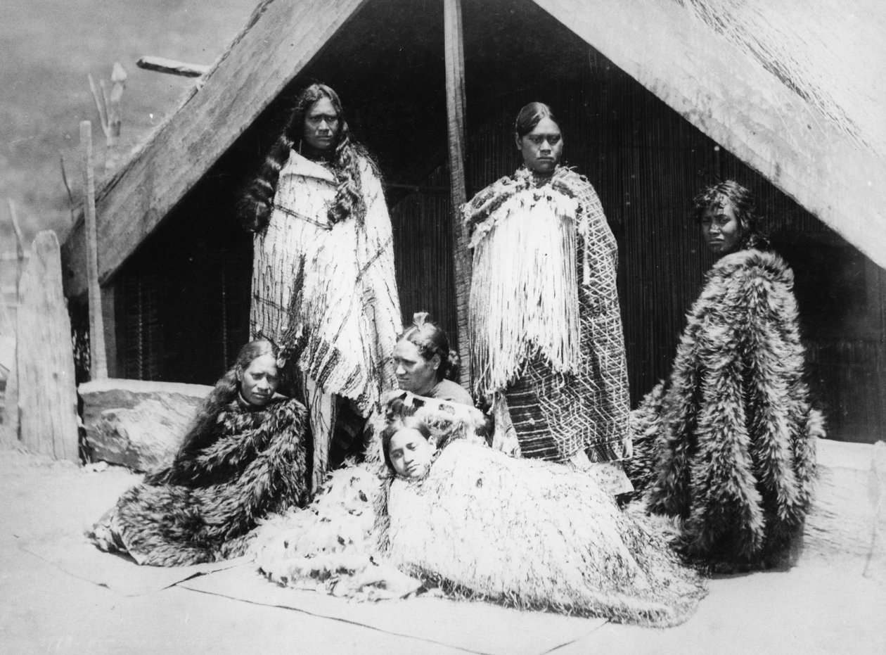 माओरी महिलाओं का एक समूह, c.1880s द्वारा बर्टन ब्रदर्स स्टूडियो